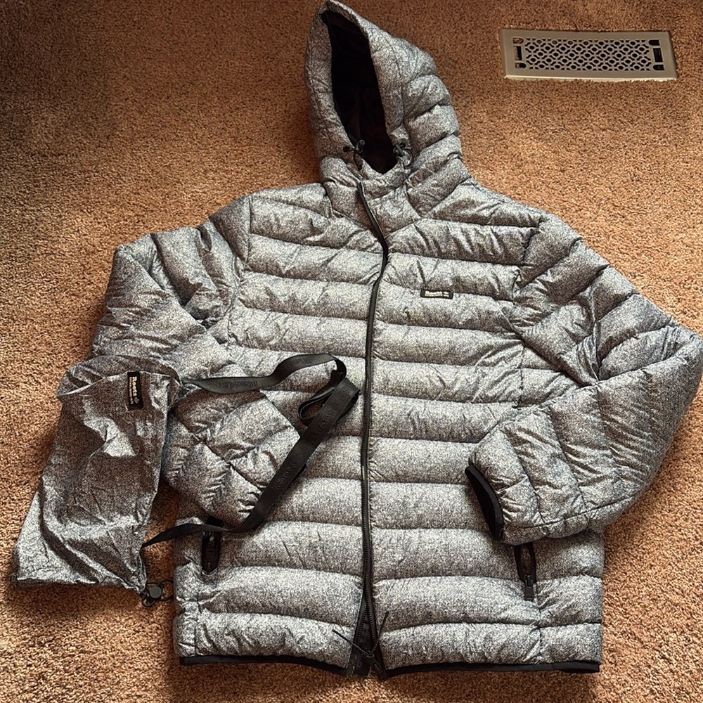 Roots Men's Packable lightweight Jacket - NWT - Medium